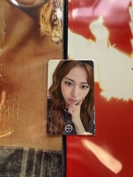Le sserafim 允真繁體字卡背小卡