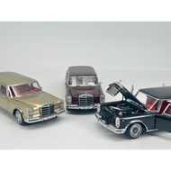 Kengfai 1/18 Benz Pulman Red 1680 KF027 Kengfai 1/18 Benz Pulman Black 1680 KF026 Kengfai 1/18 Benz 