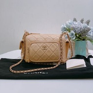 TW4965 Chanel Small Camera Case Lambskin Beige x GHW