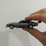 Boss 007 james bond collection aston martin v8 vantage