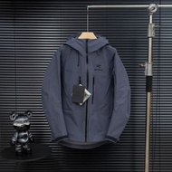 Arc'teryx始祖鳥 Alpha系列 Sv 第7代 GORE-TEX Pro 刺繡Logo圖案休閒運動連帽拉鍊硬殼衝鋒衣滑雪服風衣外套