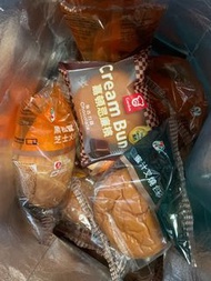 每日新鮮 早餐 麵包 Breakfast Bread 蜜汁叉燒包 Chasiu Bun 忌廉檳 Cream Bun