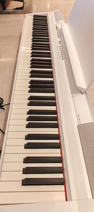 Yamaha 白色電子琴 P105 連腳踏