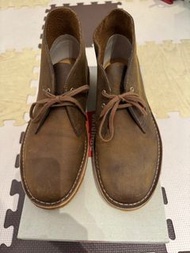 Clarks Desert Boot 沙漠靴EUR 41.5幾乎全新，尺寸不合，僅於店面試穿，未穿出去過，配合面交1500