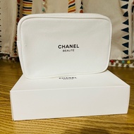香奈兒Chanel燙金絨布化妝包/白金
