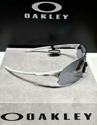 💥現貨💥零壓感超輕專業級運動太陽眼鏡 | Oakley EVZero Path | 亮白框灰階PRIZM鏡片 | 騎行跑步戶外必備|