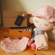 雙面粉紅小鴨圖案/ 小花圖案嬰兒小孩帽子,保暖圍巾及口水肩套裝