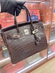 Hermes birkin 30 雪茄啡🚬霧面鱷魚🐊O刻印🐚兩點完美紋路超美🥰對稱整齊👍超級高級的質感🐟現貨好價格🍀完美品相👌90新 288000HKD
