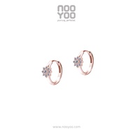 NooYoo ต่างหูสำหรับผิวแพ้ง่าย Hoop Flower with CZ Surgical Steel (ขาว/โรสโกลด์)