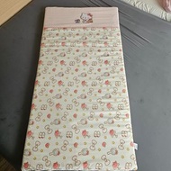 【麗嬰房】三麗鷗 Hello Kitty(凱蒂貓) 午睡時光系列 床墊(3.5cm)／幼兒睡墊／午覺墊／床墊