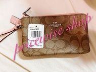 原價$98美金$765港幣現七折$535 港幣購同類產品香港賣$2000 幾 😱全新🇺🇸美國名牌Coach 雙拉鍊卡片散銀鎖匙銀包手輓小袋Coach  DOUBLE CORNER ZIP WRISTL