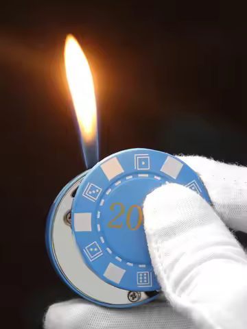 Creative and Innovative Casino Chips Gas Lighters Portable Metal Personality Butane Ignition Engine 