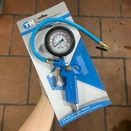 Tire pump gun, tire pump with oil gauge