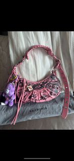 多年正版正貨商標門市現貨 可免息分期 balenciaga le cagole  pink Graffiti Giant Studs Leather XS shoulder bag/crossbody