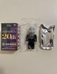 Bearbrick Series 43 Horror Alfred Hitchcock 100%