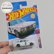 Hot Wheels Alfa Romeo Giulia TI Super Diecast Toys Car for Boys Collectibles kereta mainan