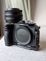 Nikon Z30 + 16-50mm Kit (smallrig cage + cold shoe muff)