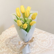 黃太陽鬱金香花束