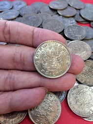 (ผ่านใช้น้อยมากๆสวยๆ)เหรียญ 1 บาท ตราแผ่นดิน ปี2505 สภาพผ่านการใช้งานน้อย ยังสวยงาม