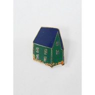 HIJAU DUST Enamel Pin Green House X Fika Julia (D. 9049)