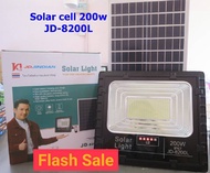 ไฟโซล่าเซลล์ 200W L แสงสีขาว และแสงวอร์มไวท์ JD-8200L รุ่นใหม่!!!เพิ่มแถบสถานะการชาร์จ เปลี่ยนแบตง่า