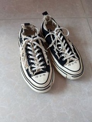 xVESSEL 黑色帆布鞋