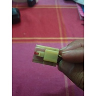 Soket original relay kipas radiator kancil 660 850 perodua petak bulat (soket sahaja)