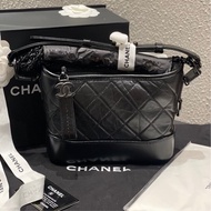 Chanel • Gabrielle 經典So Black流浪包小號 全黑