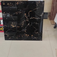 Granit lantai 60x60 hitam cotak emas serenity/touc