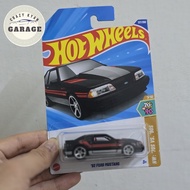 Hot Wheels 92 Ford Mustang Diecast Toys Car for Boys Collectibles kereta mainan