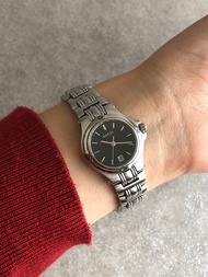 【VintageShop solo 日本直送中古包專賣店】GUCCI 古馳 腕錶 銀色 x 黑色 品牌標誌 不鏽鋼 9040L vintage fdpzxa