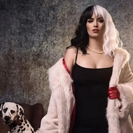 Halloween Cosplay Synthetic Wig Cruella De Vil Kuila Half Black Half A Hundred Small Short Curly Cos