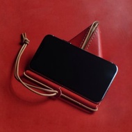 以蘇木染色皮革製成的平板電腦和智慧型手機支架【oruto/】