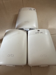 Netgear Orbi 路由器 RBR50v2 和 RBS50v2 x2