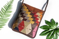 kilim土耳其側背包 皮革拼接設計肩背包 羊毛地毯斜背包-中東地毯
