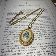 Vintage AVON 珍珠花朵相片盒項鍊