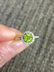 綠橄欖石圓形切925銀戒指