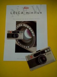 1995 年德國 Leica 原廠日本製造 Leica Minilux 小型輕便固定 40mm Summarit 鏡頭相機英文版宣傳目錄 Catalogue ,  第一張照片顯示另一款相當趣味化 1: