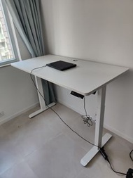 【KZCHAI R】 訂造 升降書枱 書桌 辦公枱 辦公桌 standingdesk   OFFICE TABLE  升降枱 工 作桌 電動升降枱 電動升降桌  adjustable high tab