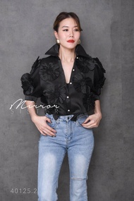 (นางแบบ​ใส่​ชุด​ขาย)​ v1 Bloom​ 3D​ Flower​ Floral​ Scent​ เสื้อเชิ้ต​แต่งดอกไม้​ เสื้อดอกไม้​สามมิต