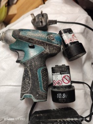 Makita 牧田 10.8V 衝擊扳手連電池充電器