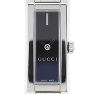 二手 Gucci 110 不鏽鋼石英錶，配有模擬顯示和黑色錶盤，適合女士。