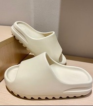全新正品🔥adidas originals Yeezy Slide 骨白 ‘’bone‘’ 潮流 運動拖鞋 男女同款