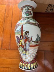廣彩手繪  Hand Paint Chinese Vase