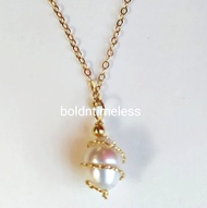 10k gold Necklace with Fresh Water Pearl Pendant