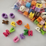 ลูกปัดAbc ตัวเลข เลือกอักษร รูใหญ่ สำหรับทำพวงกุญแจ