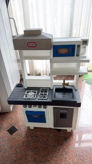 Little tikes, outdoor kitchen