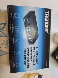 5-Port Gigabit PoE+ Powered EdgeSmart Switch with PoE Pass Through