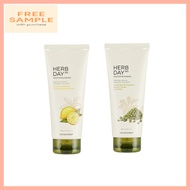 The Face Shop  Herb Day 365 Master Blending Cleansing Foam Lemon Mung Bean