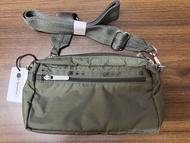 LeSportsac 橄欖綠斜背包